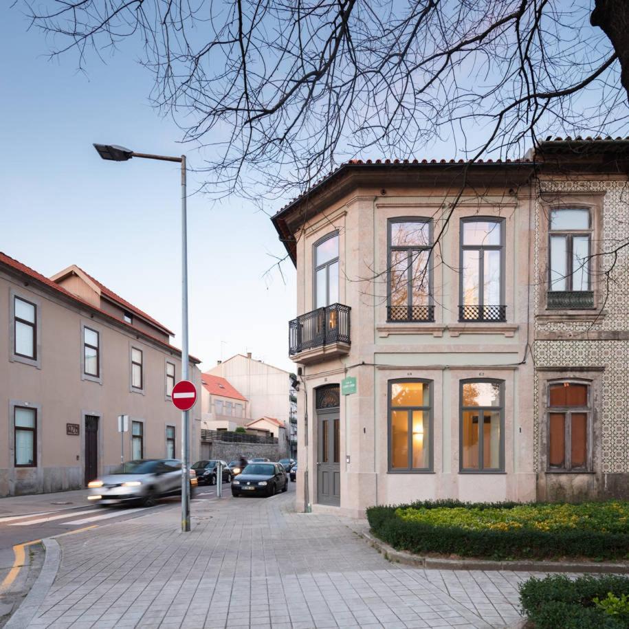 Apartment With Private Garden Porto Bagian luar foto