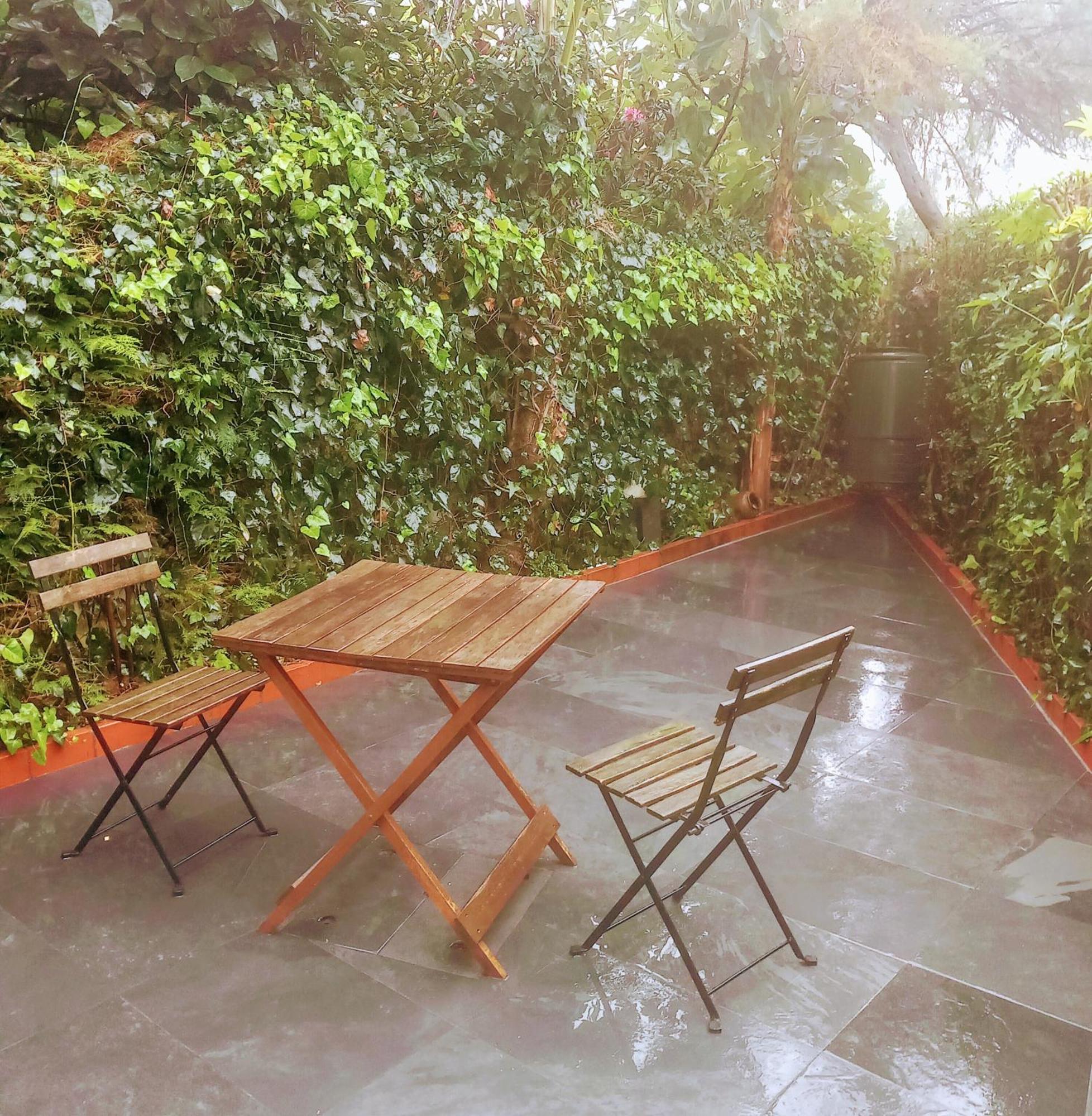 Apartment With Private Garden Porto Bagian luar foto