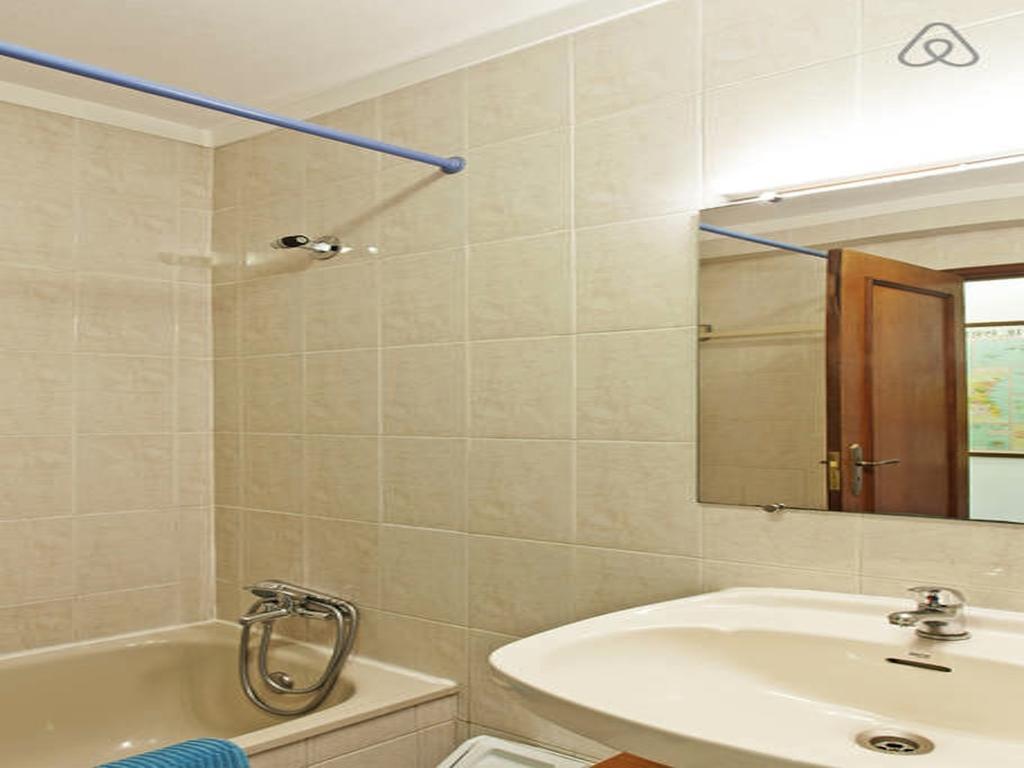 Apartment With Private Garden Porto Bagian luar foto
